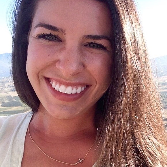 Meet your Posher, Amanda - Picture 1 of 2